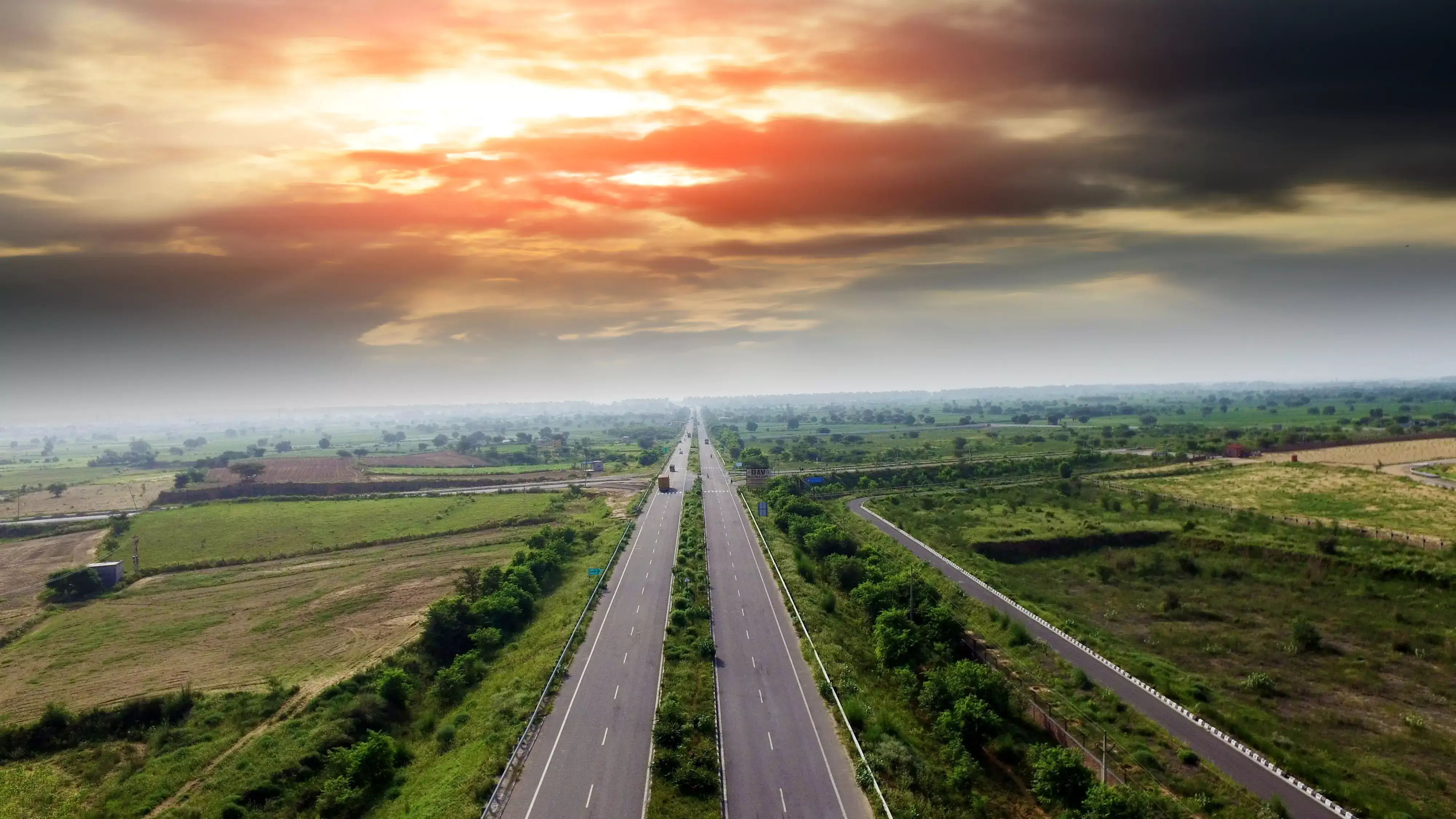 Varanasi e-way promises road trip from Delhi to Kolkata in just 17 hours.